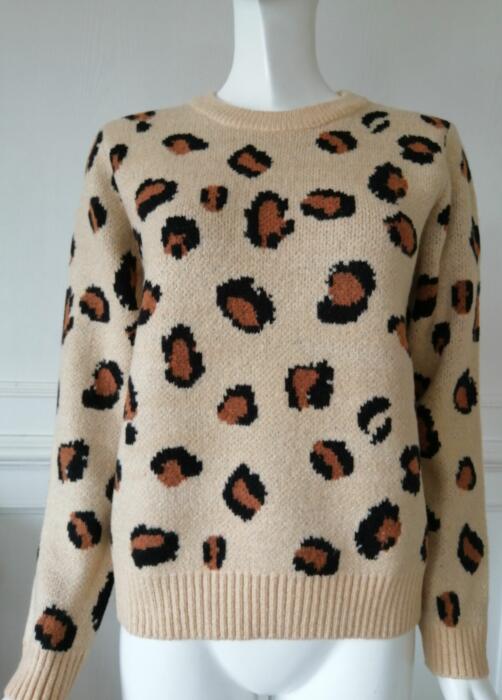 Womens knitted pullover jacquard